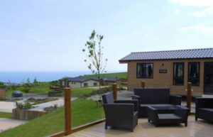 Vicotry-Holiday-Home-at-Ladram-Bay-Otterton-618x398 (1)